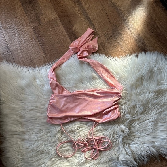 LUCY IN THE SKY Halter Top In Peach